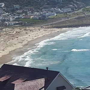 18-steps-seaside-cottage-with-breathtaking-views.hotels-capetown.com/