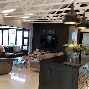 villa-lyrique-cape-town.hotels-capetown.com/